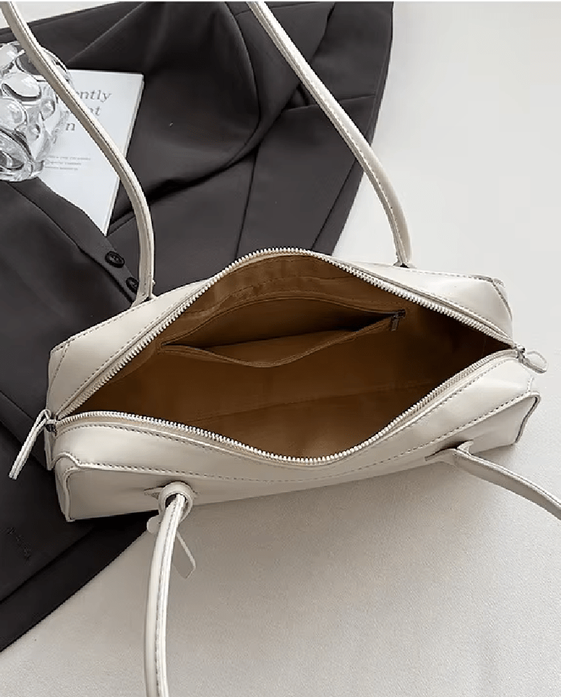 Emily Vintage Leather Baguette Bag