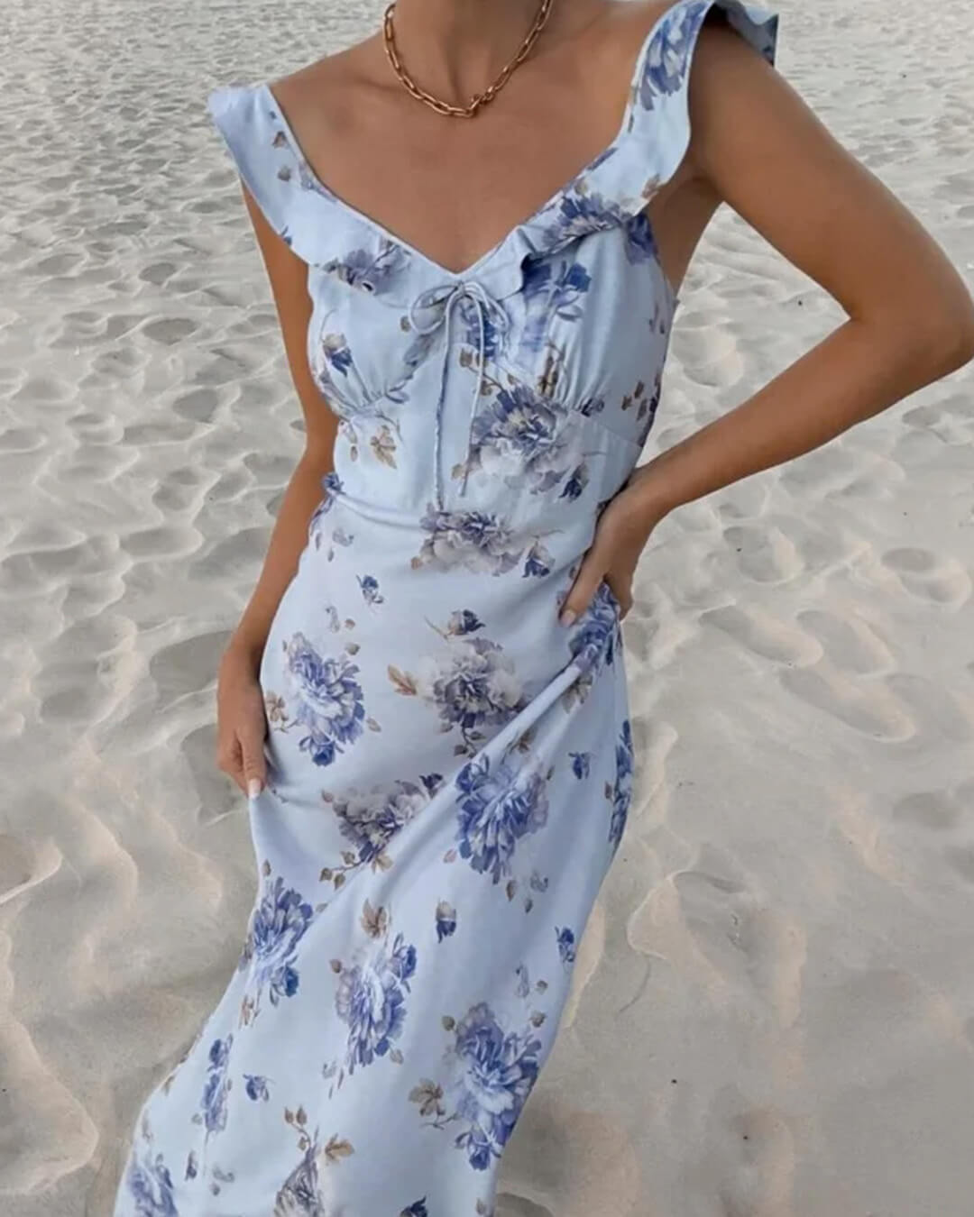 SOKYND Adelheid Floral Print Plunge Maxi Dress in Blue