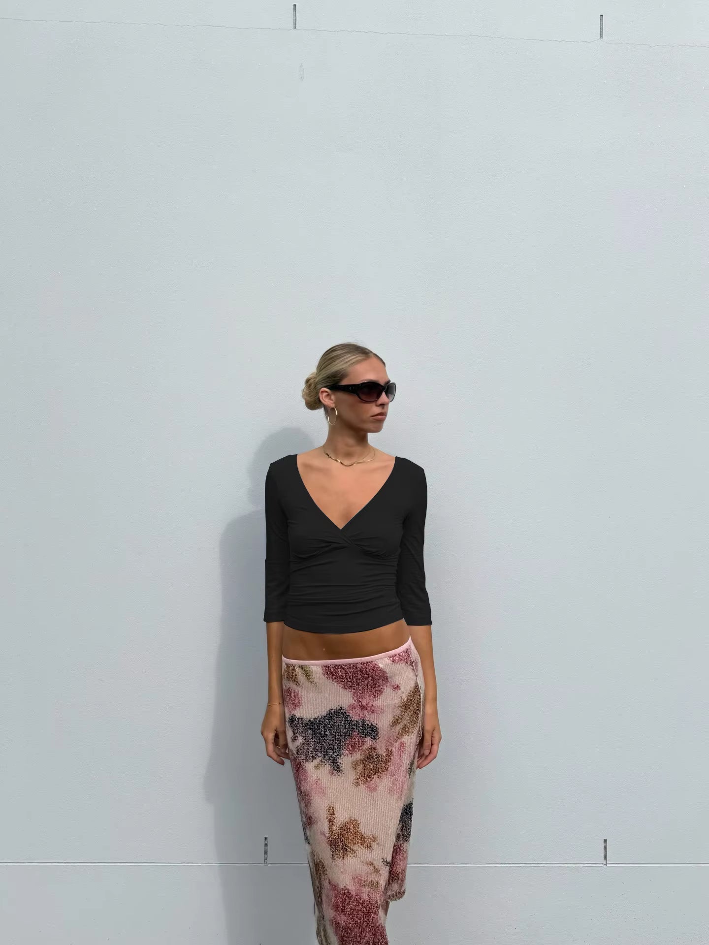 SOKYND Miranda Deep V Midi Sleeve Tee TopsBlackS