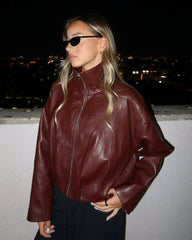 Giacca biker Rose in similpelle con collo a imbuto